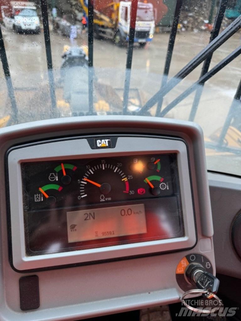 CAT 966 M Pás carregadoras de rodas