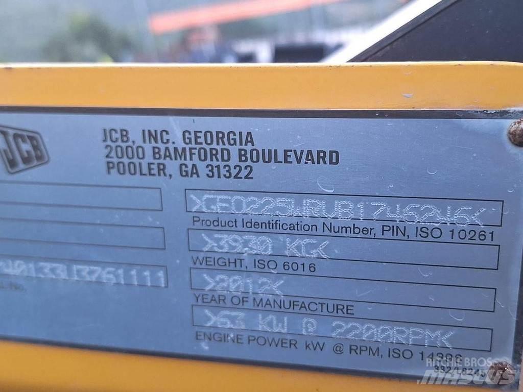 JCB 225 Mini carregadoras