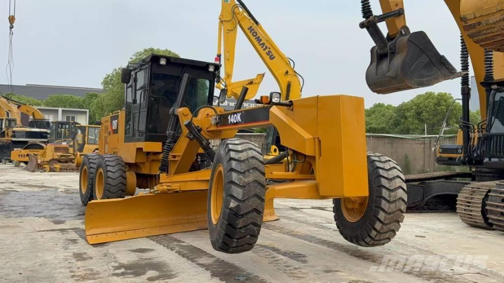 CAT 140K Motoniveladoras