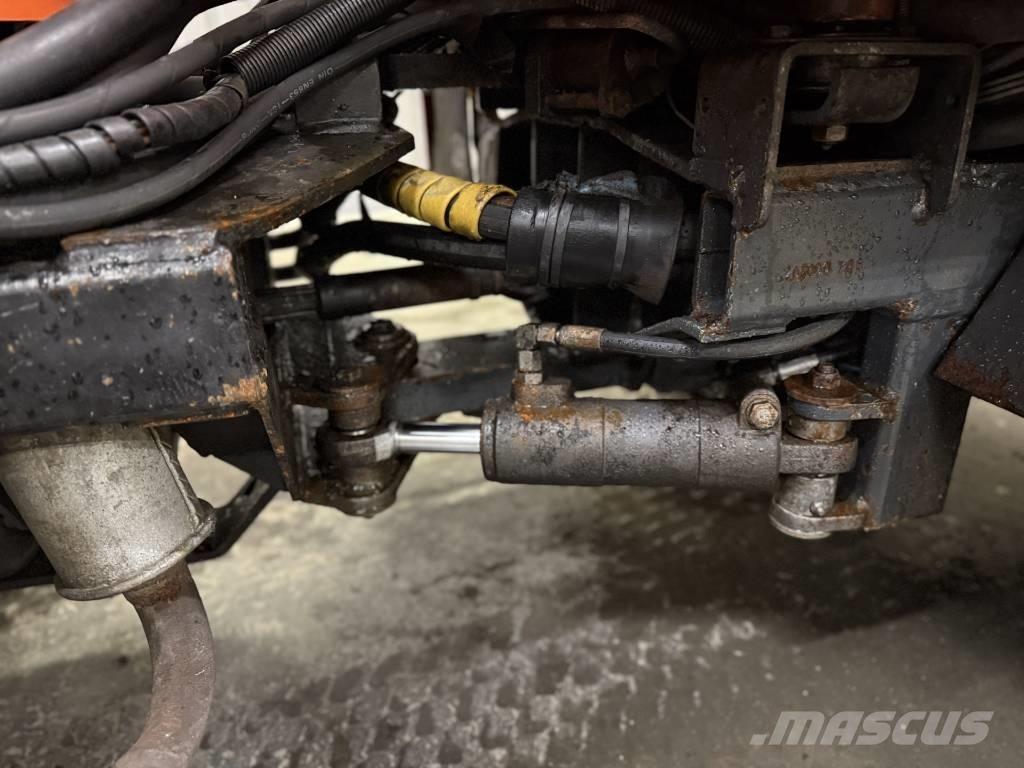 Holder C 240 Máquinas utilitárias