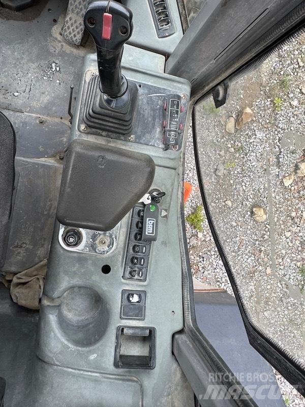 Hitachi LX 290 E Pás carregadoras de rodas