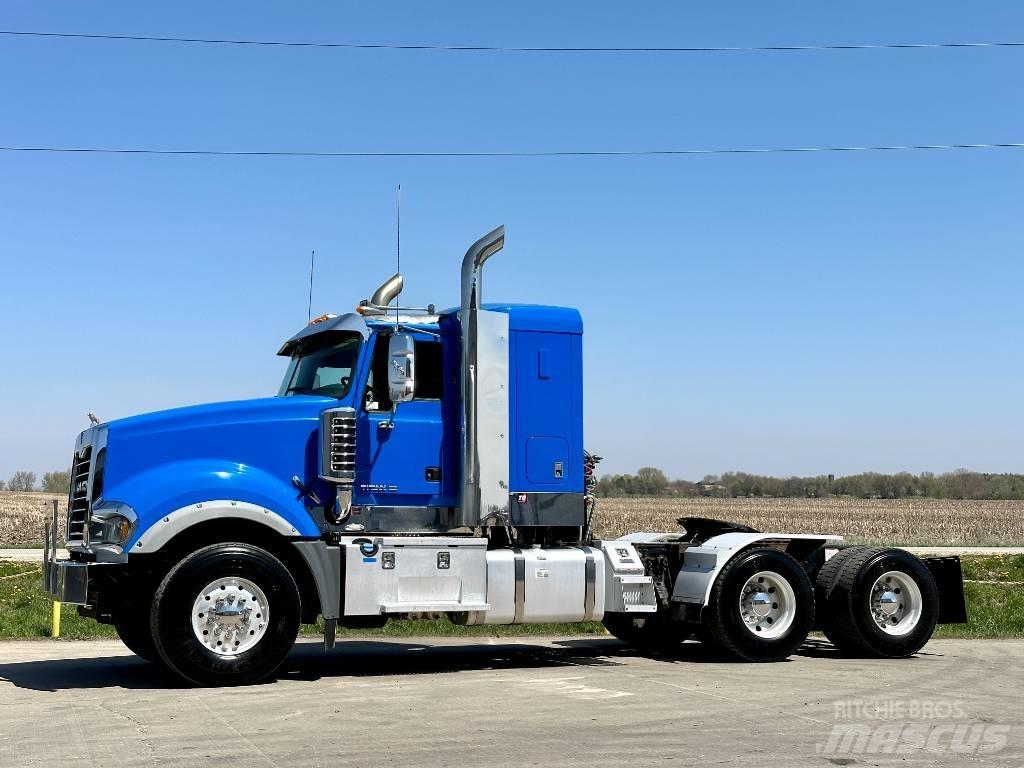 Mack Titan TD 713 Tractores (camiões)