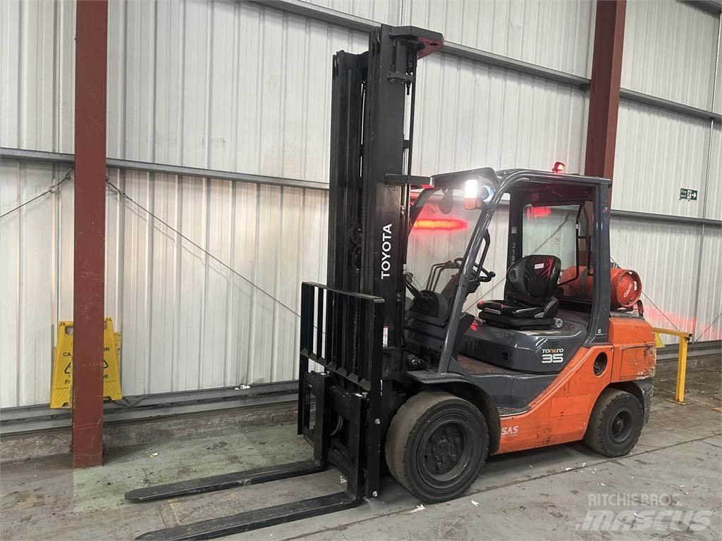 Toyota 02-8FGJF35 Empilhadores a gás