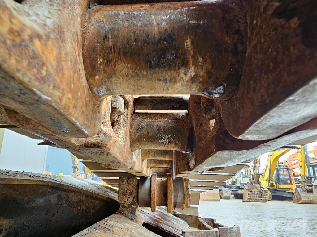 Komatsu HB215LC-2 Escavadoras de rastos