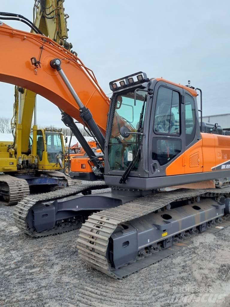 Develon DX 225 LC-7 Escavadoras de rastos