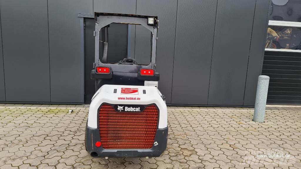 Bobcat L 28 Mini carregadoras