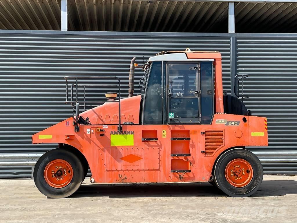 Ammann AP 240 Cilindros Compactadores de pneus