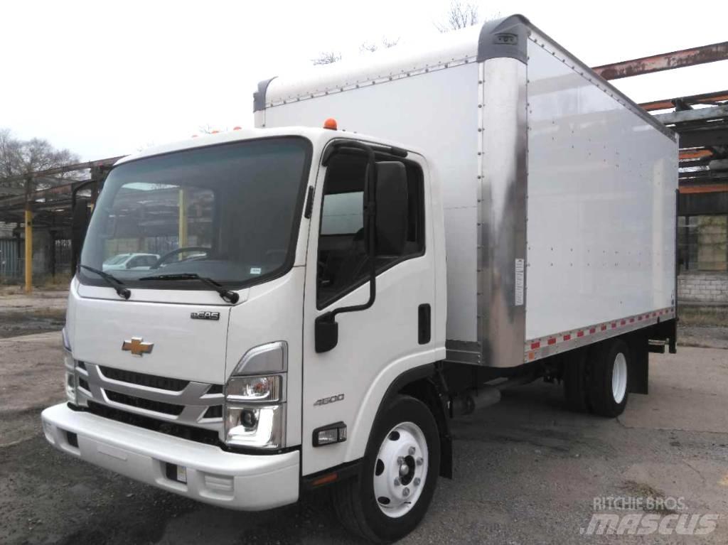 Chevrolet 4500 LCF Camiões de caixa fechada
