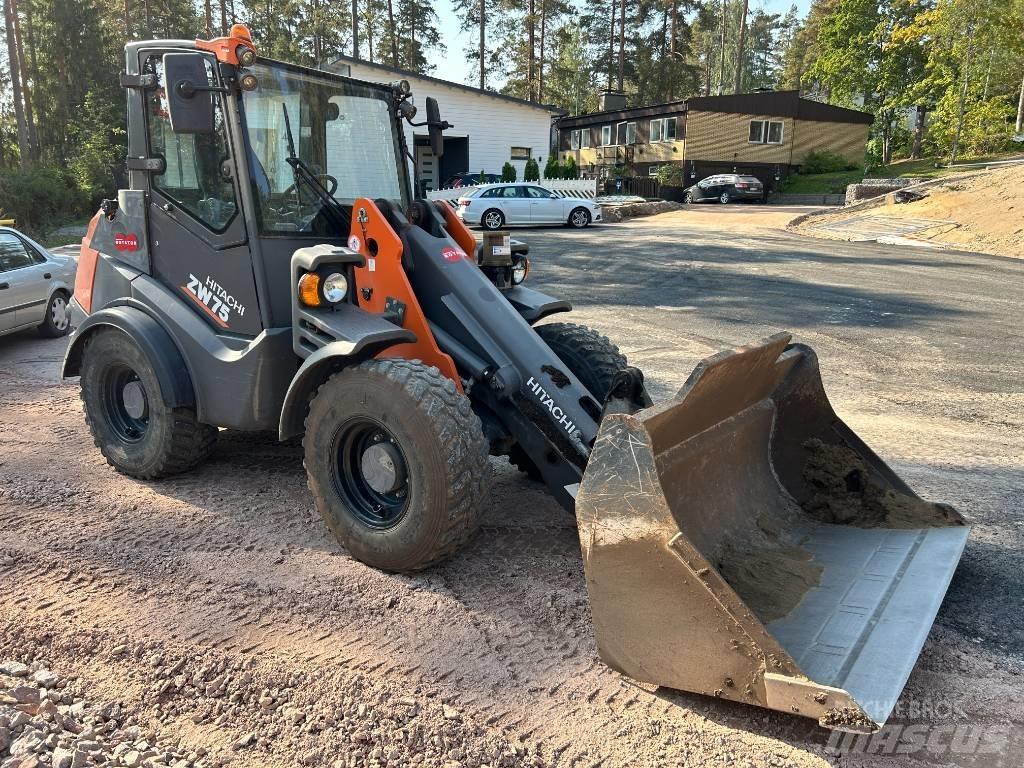 Hitachi ZW 75 Pás carregadoras de rodas