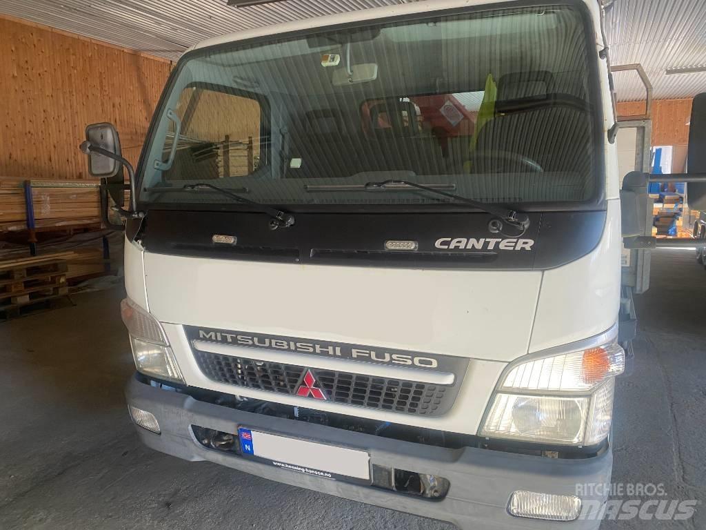 Mitsubishi Canter Camiões grua