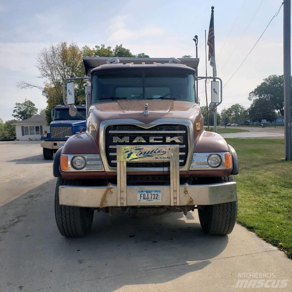 Mack CV 713 Camiões basculantes