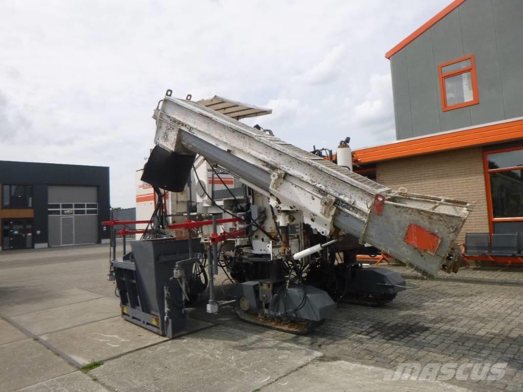 Wirtgen SP250 Máquinas de blocos de betão