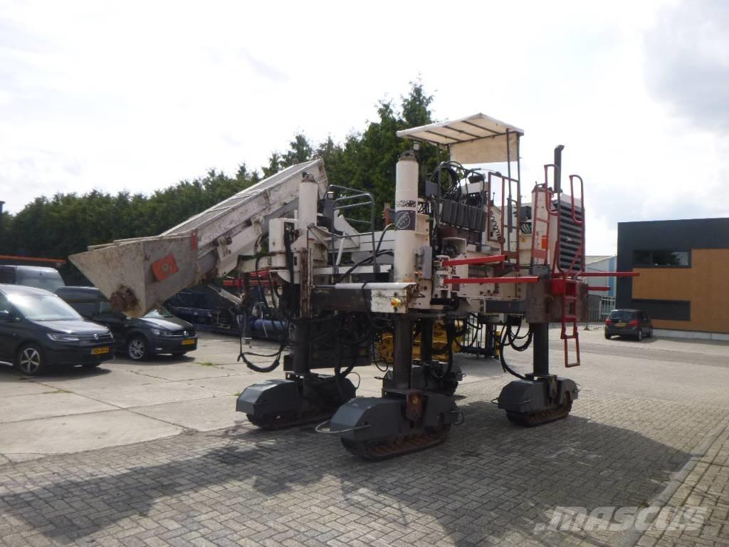 Wirtgen SP250 Máquinas de blocos de betão