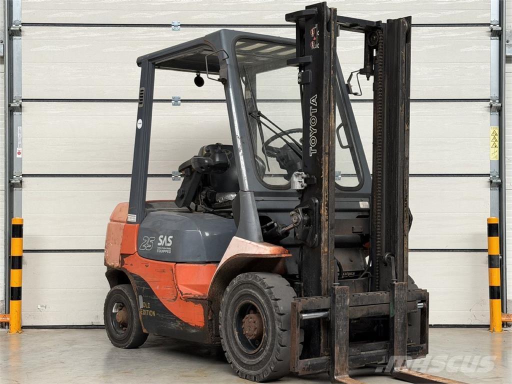 Toyota 62-7FDF25 Empilhadores Diesel