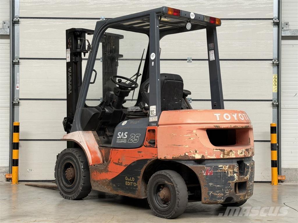 Toyota 62-7FDF25 Empilhadores Diesel