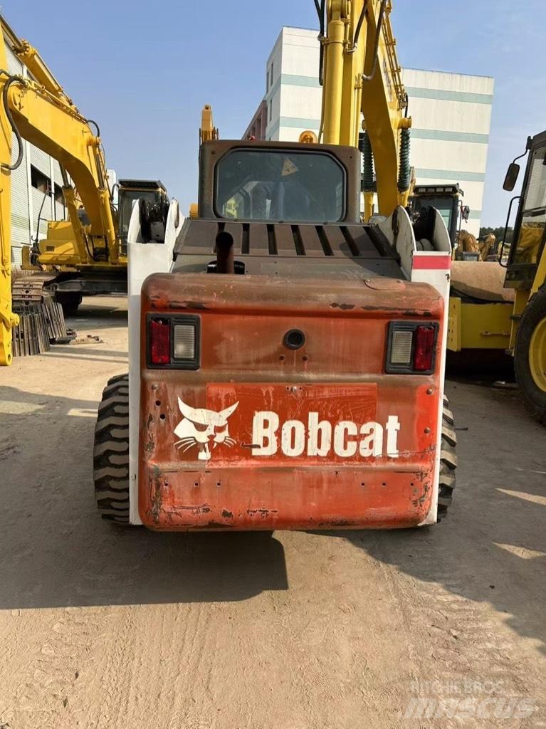Bobcat S 220 Carregadoras de direcção deslizante