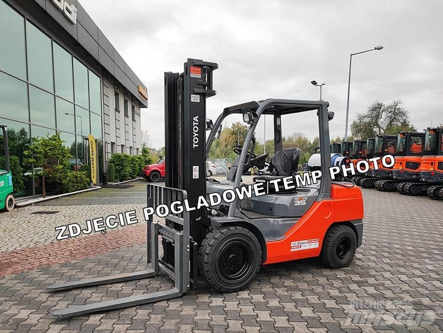 Toyota 02-8FGJF35 Empilhadores a gás