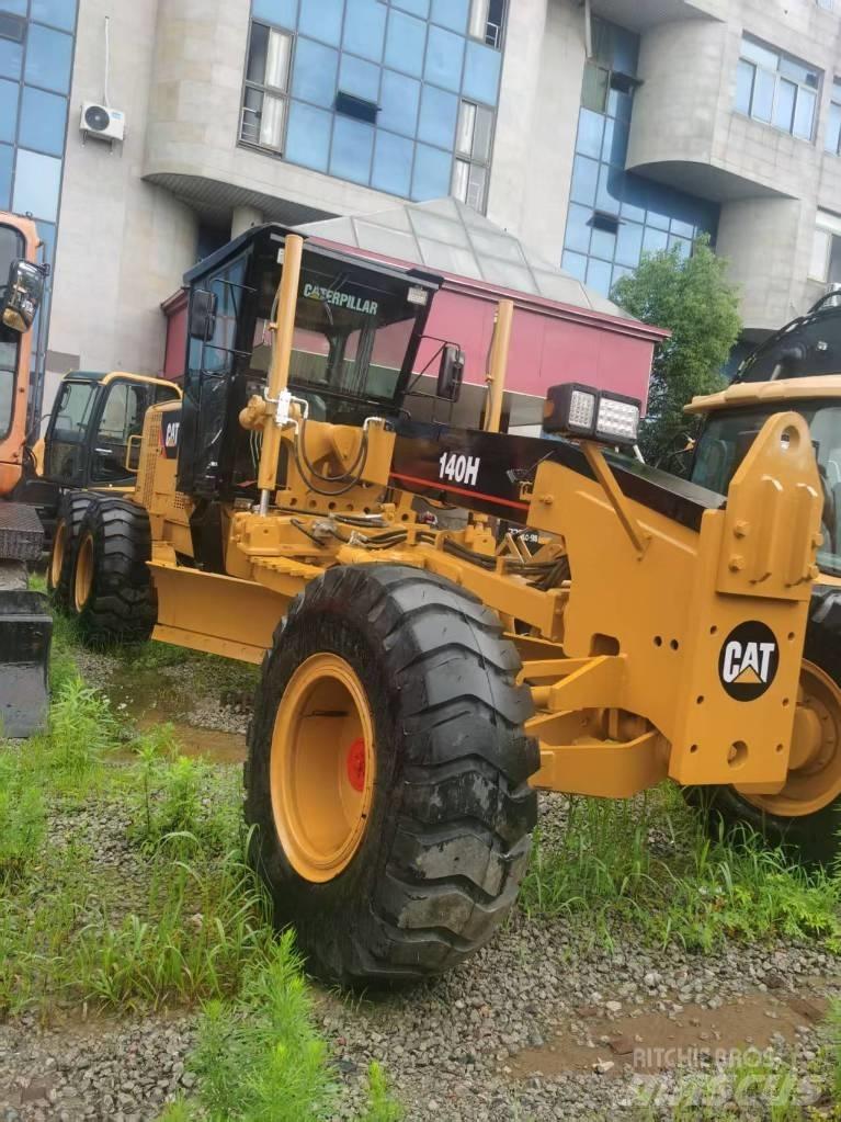 CAT 140 H Retroescavadoras