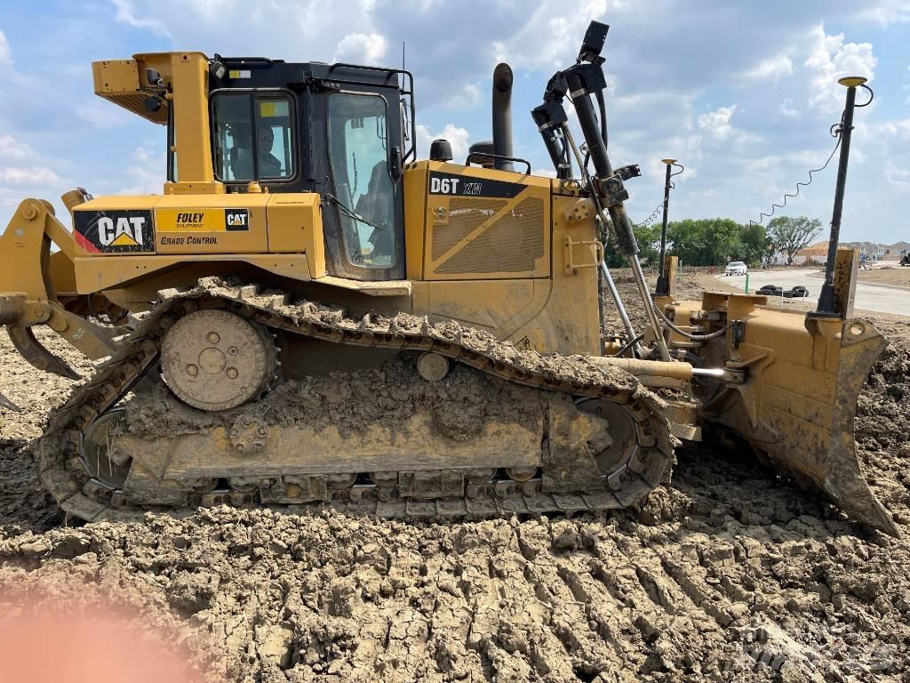 CAT D 6 T XW VP Dozers - Tratores rastos