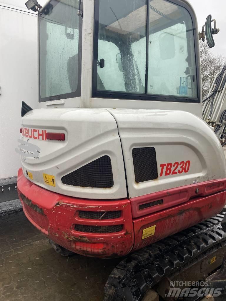 Takeuchi TB 230 Mini Escavadoras <7t