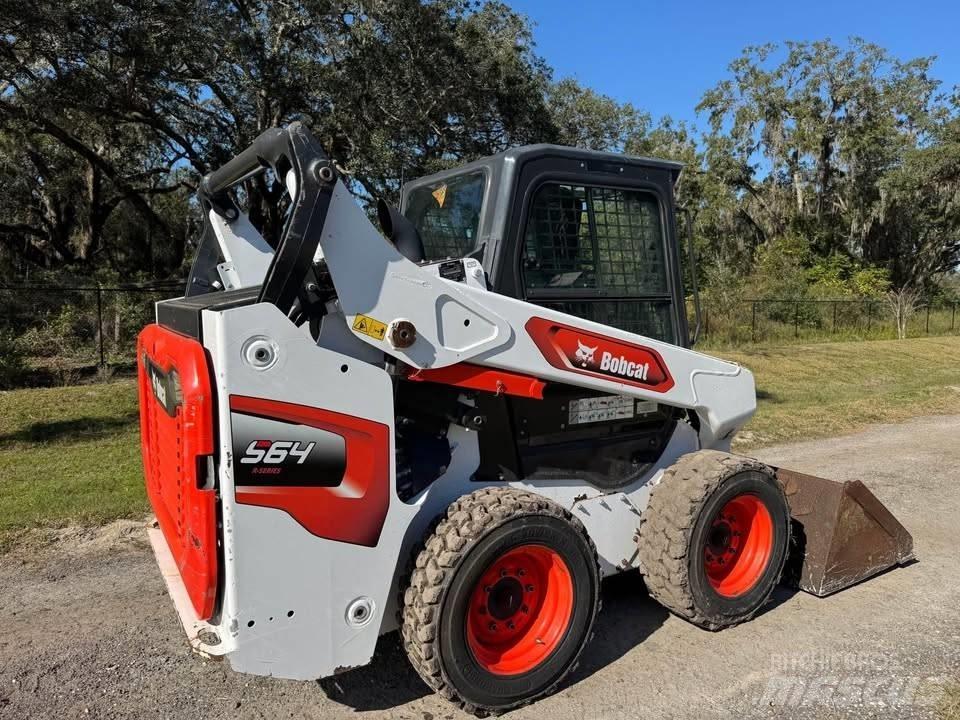 Bobcat S 64 Carregadoras de direcção deslizante