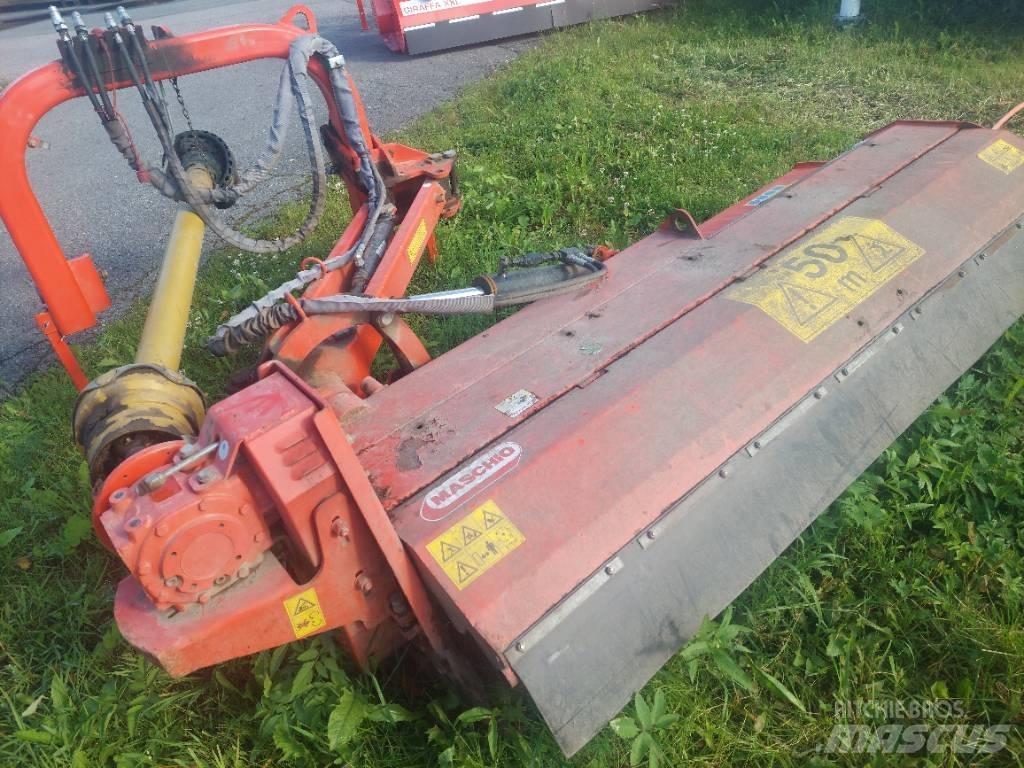 Maschio Giraffa 210 Gadanheiras e cortadores de folhas para pastos