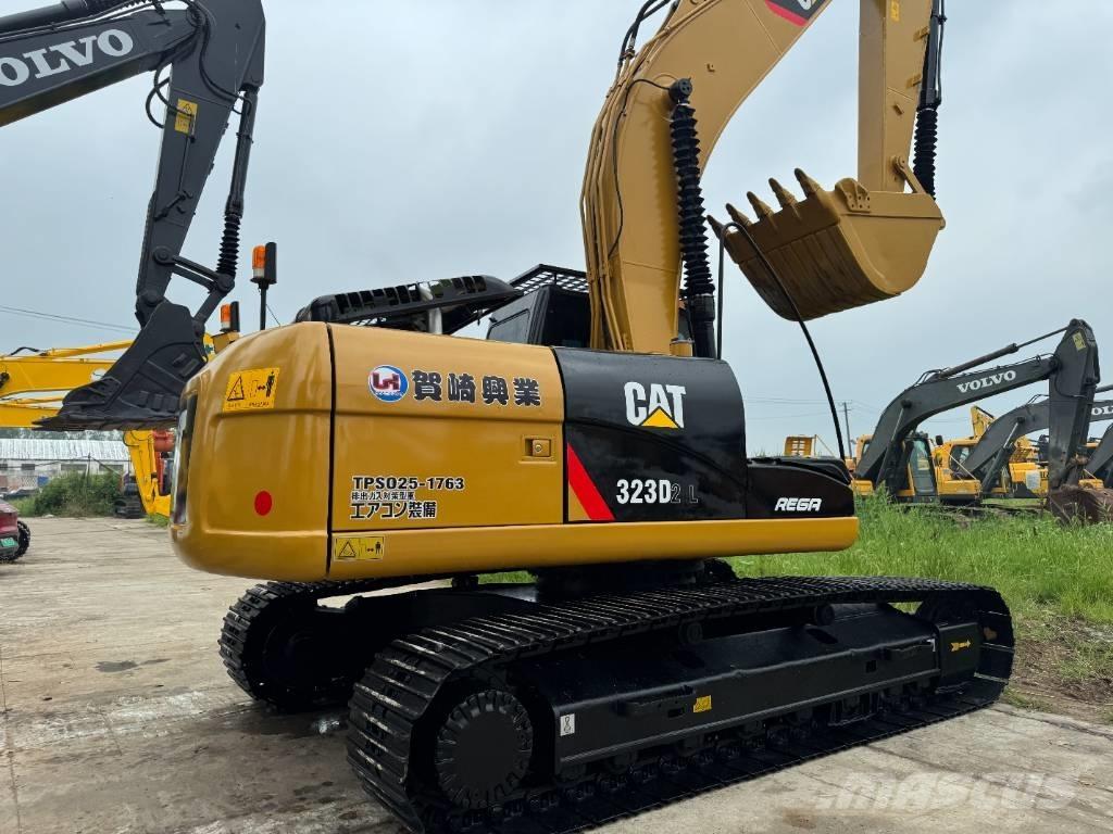CAT 323D2 Escavadoras de rastos