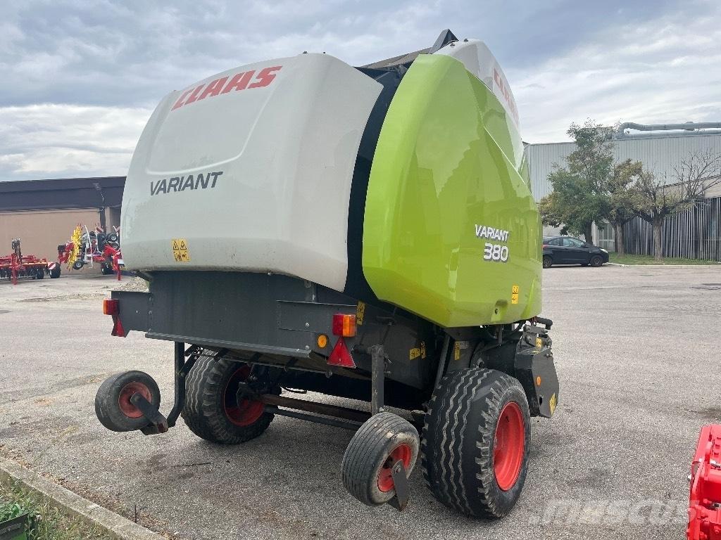 CLAAS Variant 380 Enfardadeira de rolos