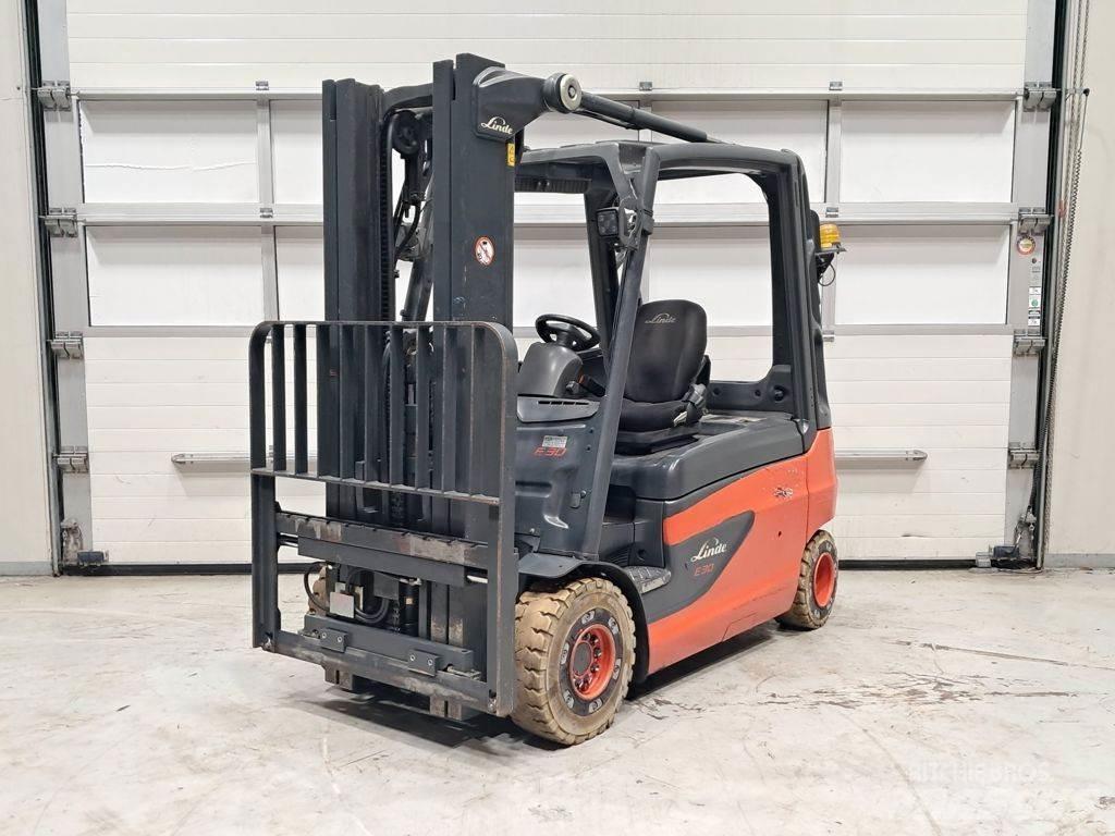 Linde E30L-01 Empilhadores eléctricos