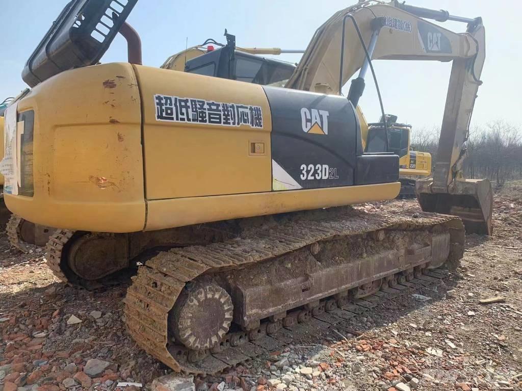 CAT 323D2 Escavadoras de rastos