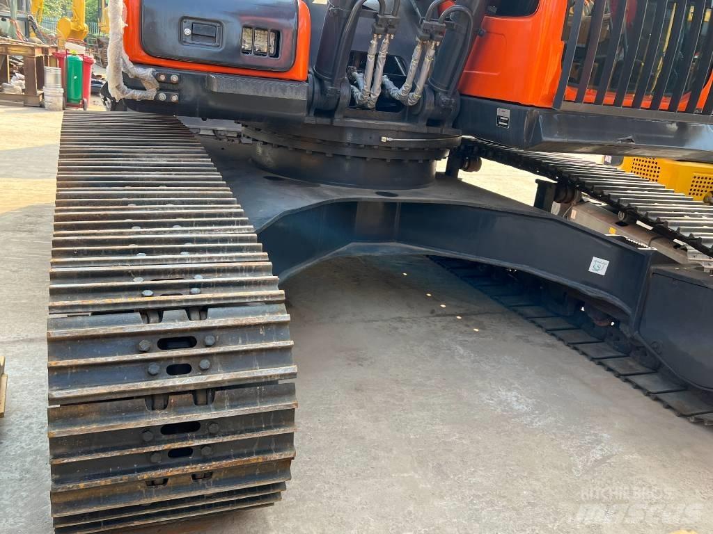 Doosan DX300 Escavadoras de rodas