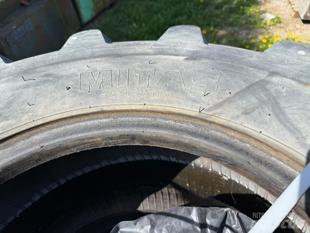 Mitas 405/70-20 Pneus, Rodas e Jantes
