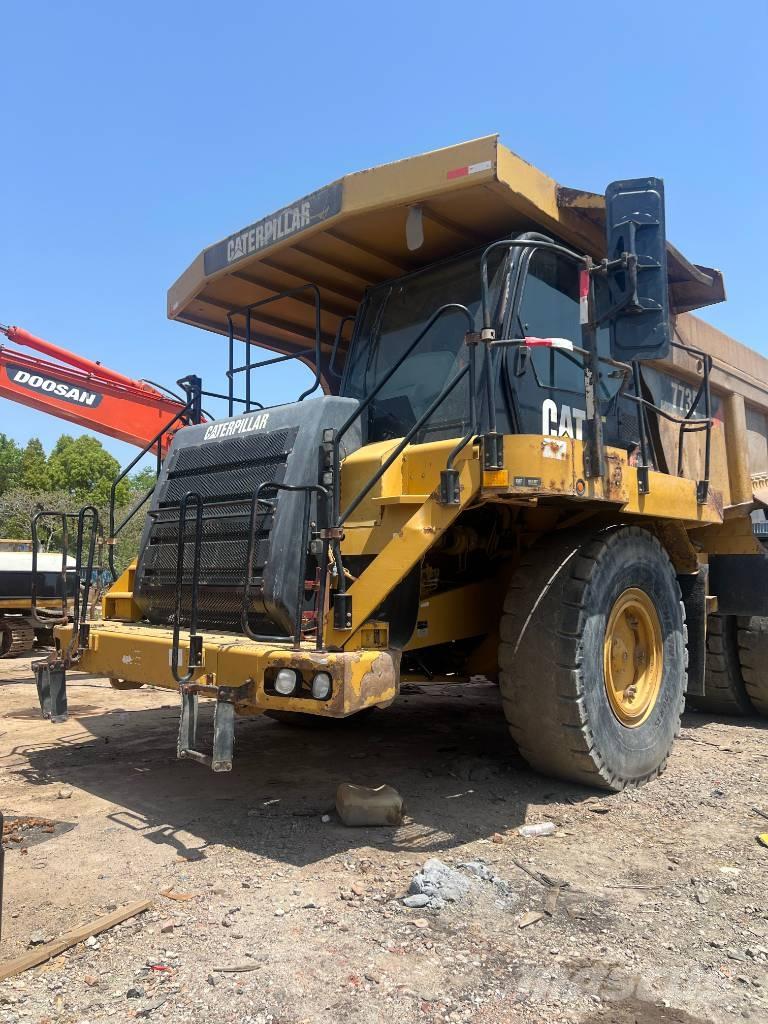 CAT 773 F Camiőes dumper basculantes rígidos