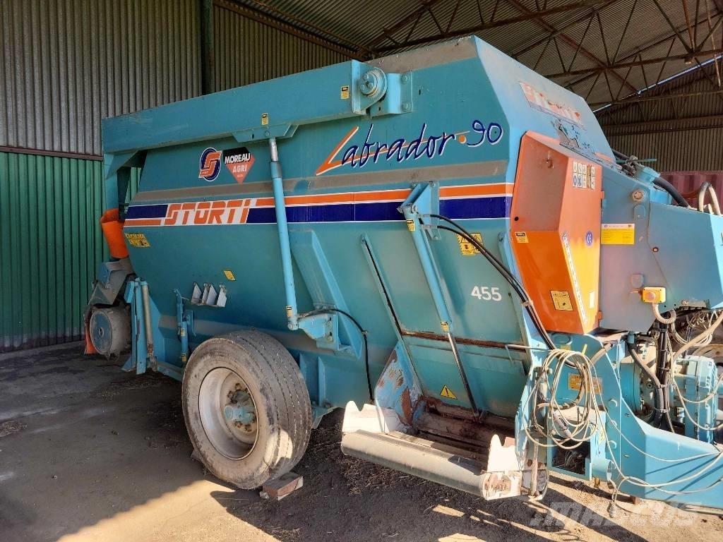 Storti Labrador 9 Alimentadores de misturadoras