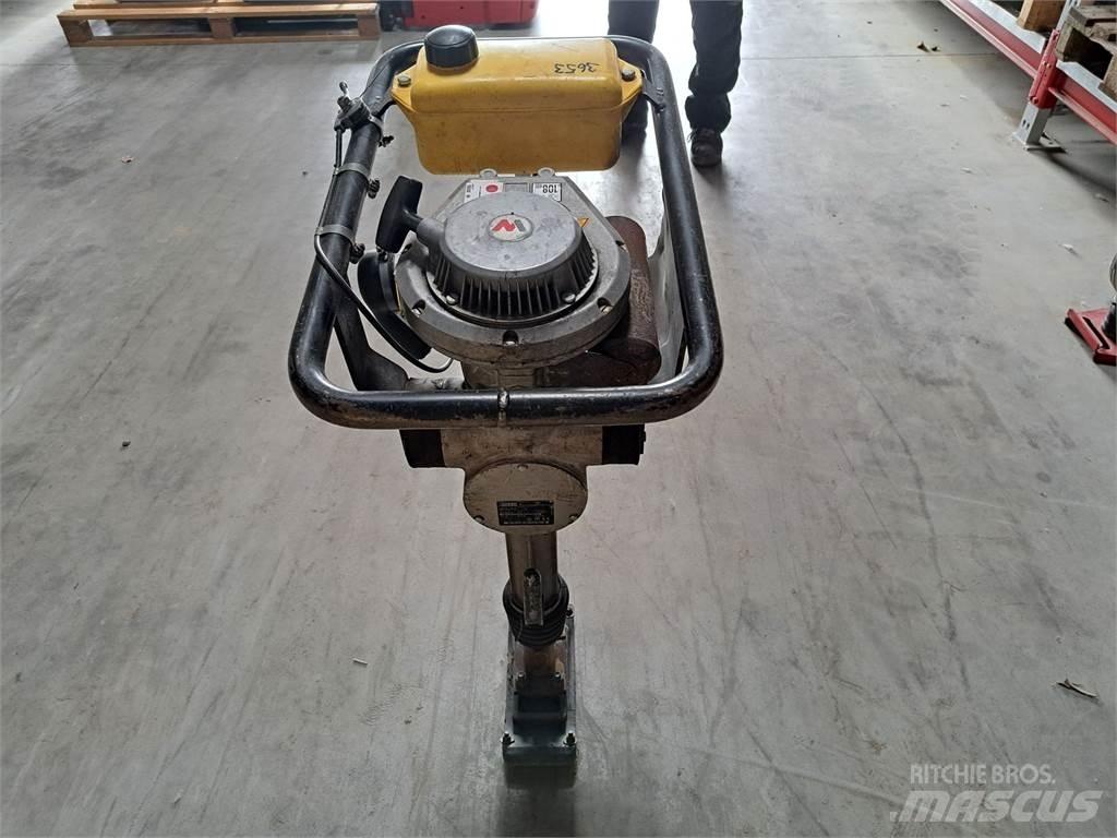 Wacker Neuson BS30 Saltitões