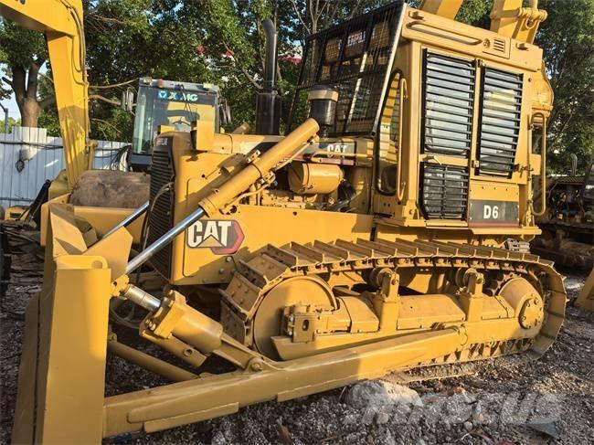 CAT D 6 D Dozers - Tratores rastos