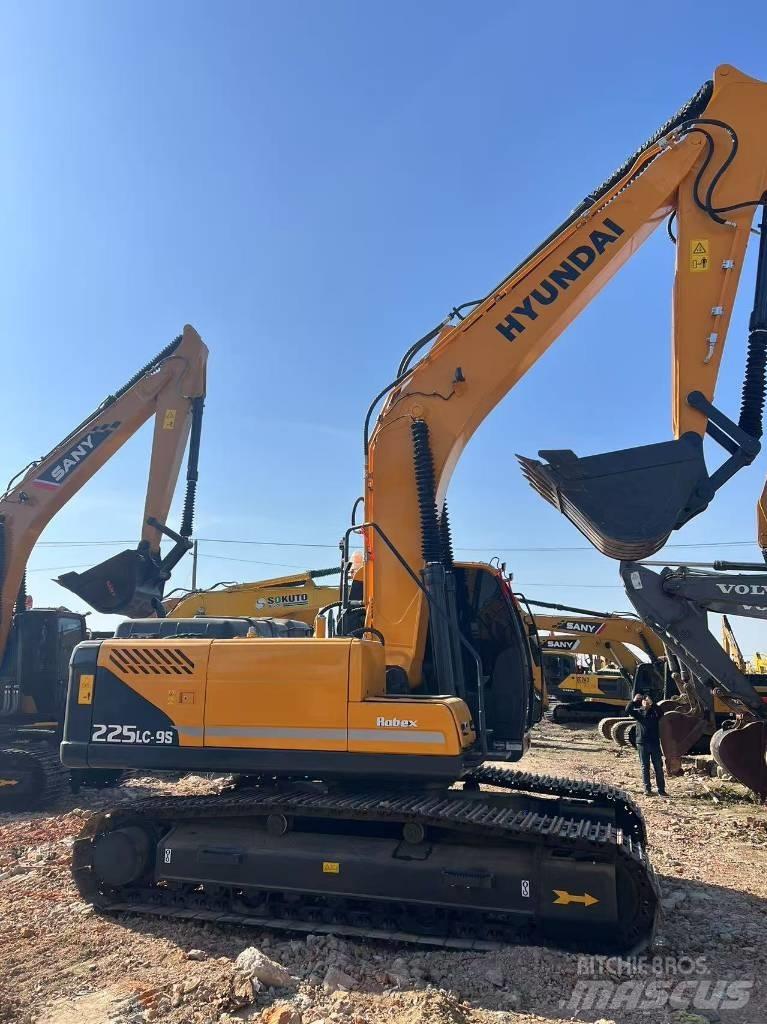 Hyundai 225-9 Escavadoras de rastos