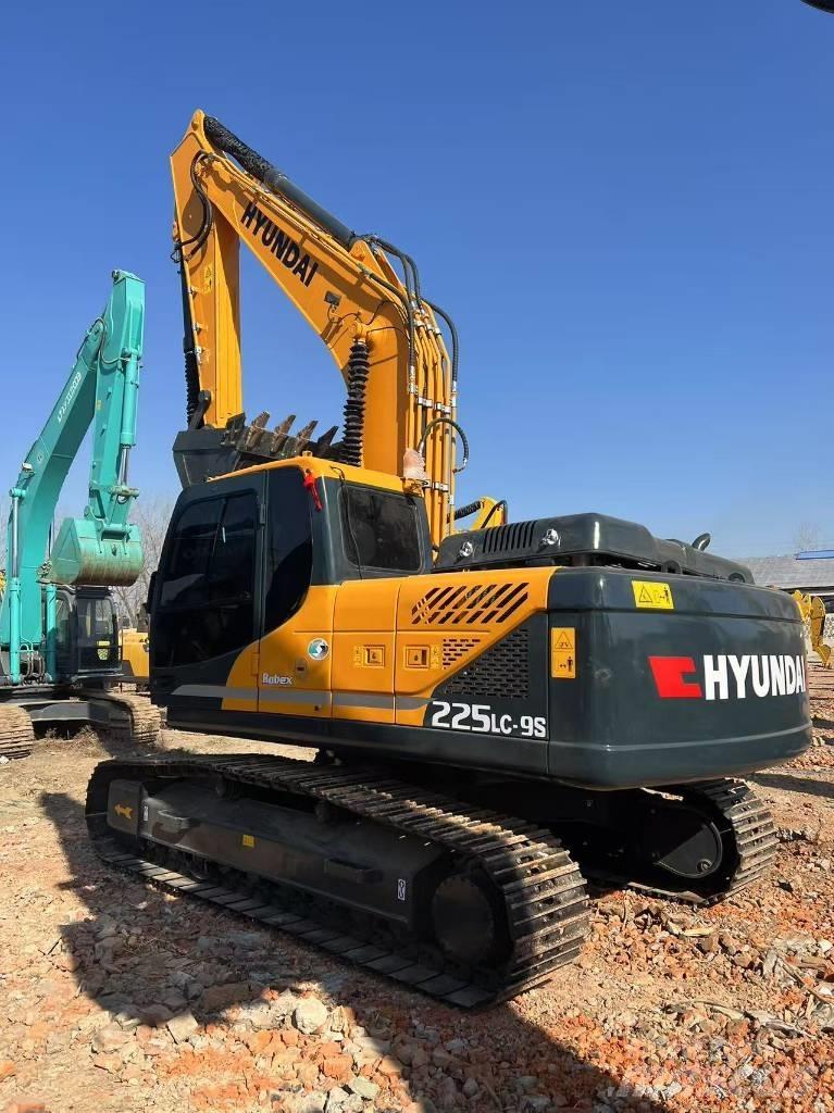 Hyundai 225-9 Escavadoras de rastos