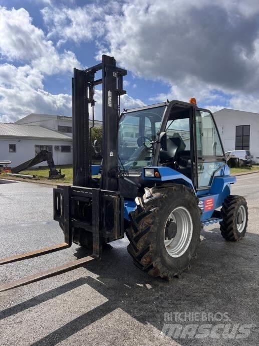 Manitou MC30-4W Empilhadores todo-terreno
