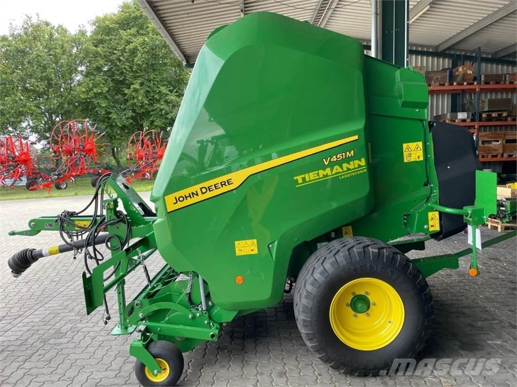 John Deere V451M Enfardadeira de rolos