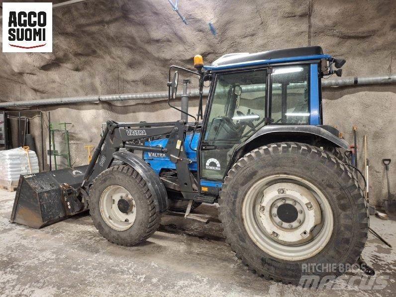 Valtra 700 Tratores Agrícolas usados