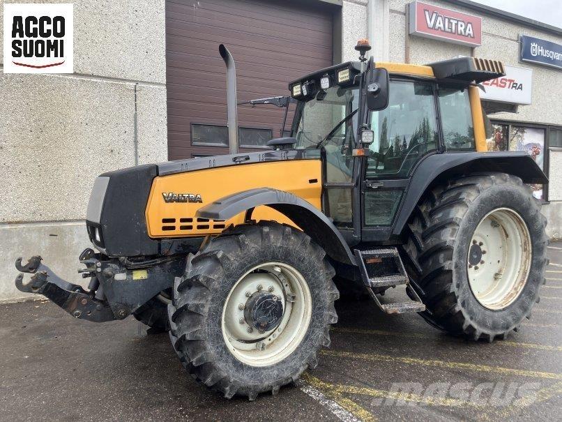 Valtra 8050 HITECH Tratores Agrícolas usados