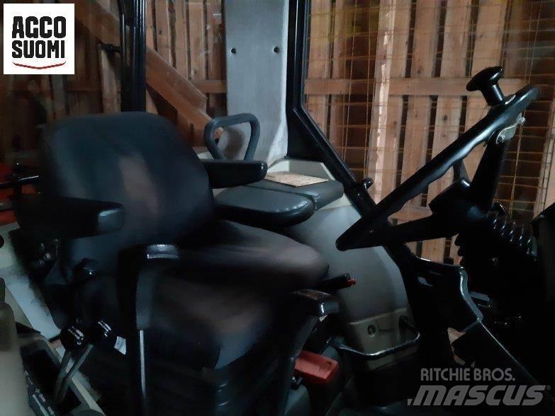 Valtra 8300 Tratores Agrícolas usados