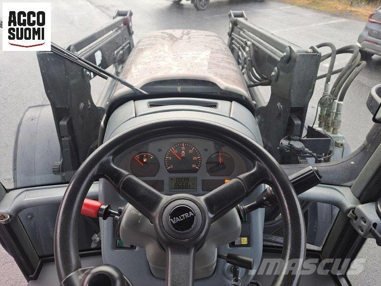 Valtra M120 Tratores Agrícolas usados