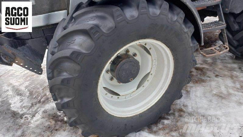 Valtra M150 Tratores Agrícolas usados