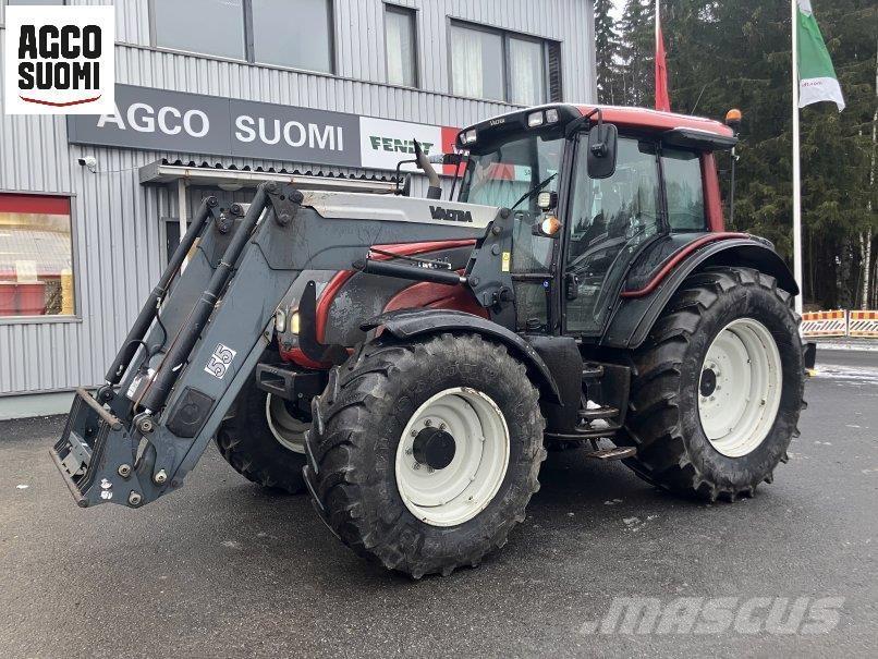 Valtra N121A Tratores Agrícolas usados
