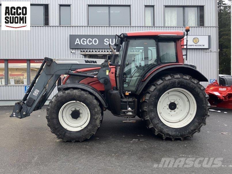 Valtra N121A Tratores Agrícolas usados