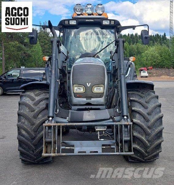 Valtra N141 A Tratores Agrícolas usados