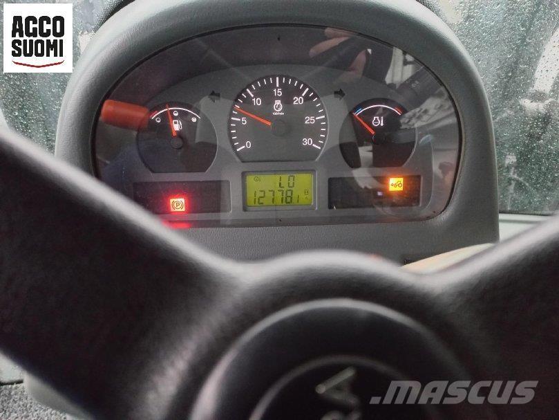 Valtra N141 H Tratores Agrícolas usados