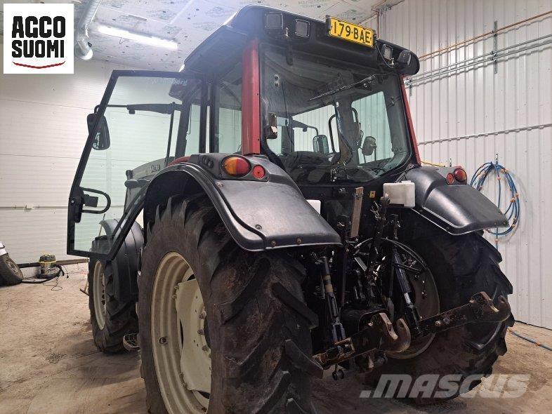 Valtra N141 HITECH Tratores Agrícolas usados